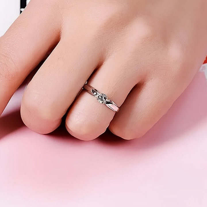 Minimalist zirconia ring with white gold