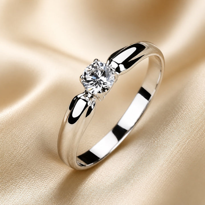 Minimalist zirconia ring with white gold