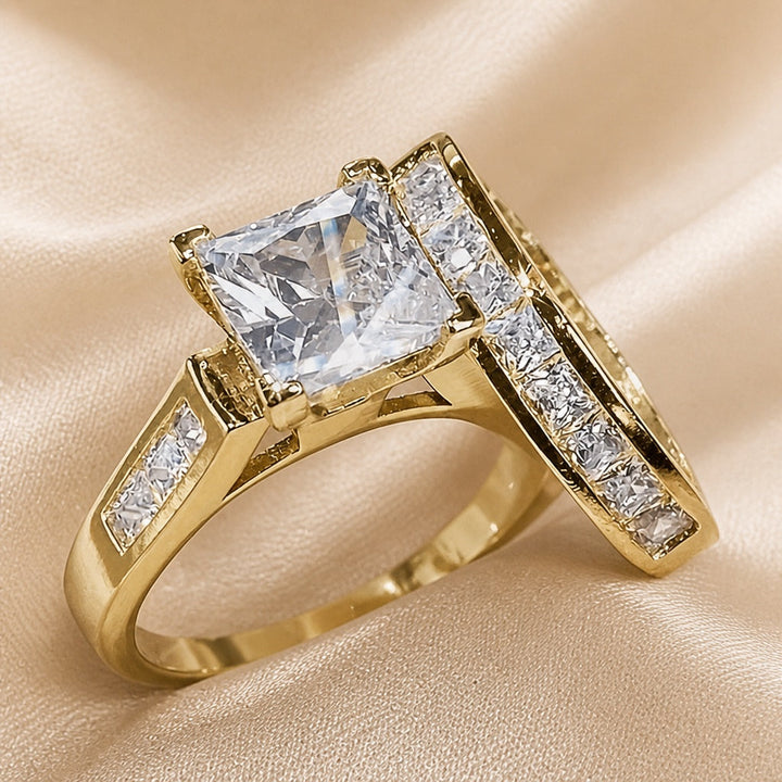 Collection with white gold and square cubic zirconia ring