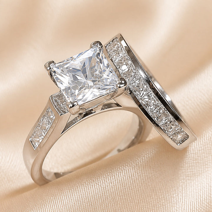 Collection with white gold and square cubic zirconia ring