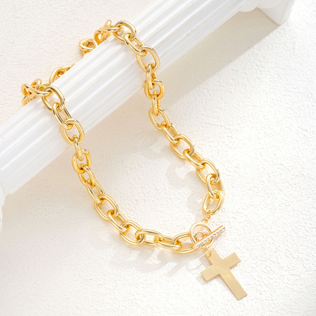 Fashionable White Gold Necklace with Toggle Clasp and Cross Pendant