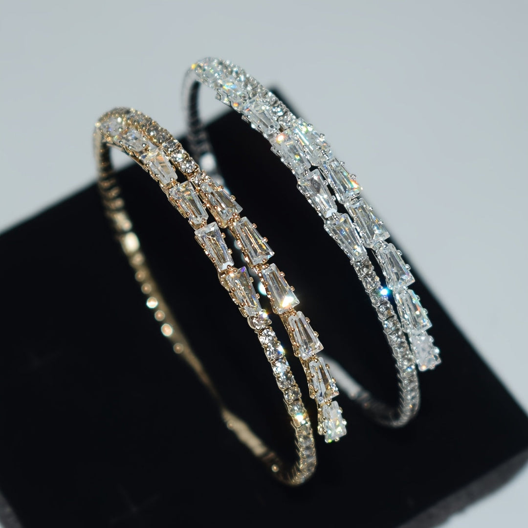 Elegant white gold bracelet with cubic zirconia